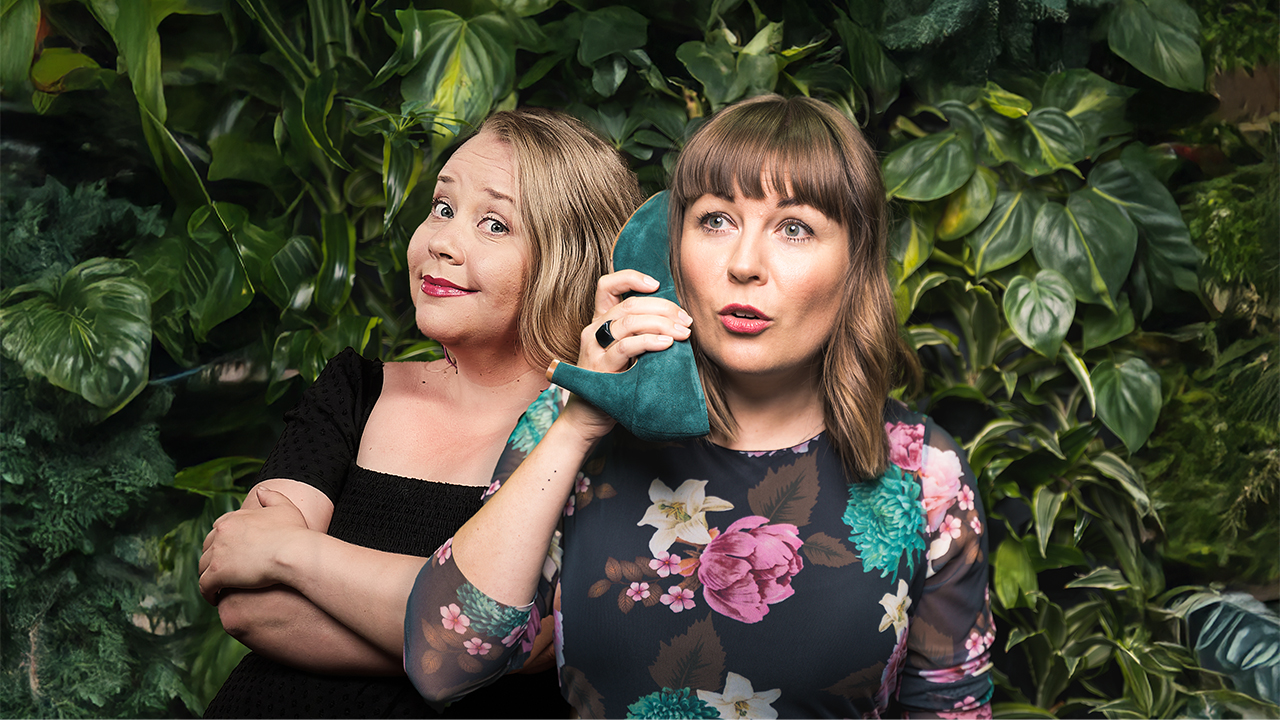 Omatoimiretki Riihimäen teatteri, Annan ja Idan normaali stand up-show. Kaksi lippua yhden hinnalla. Varausohje sivulla.