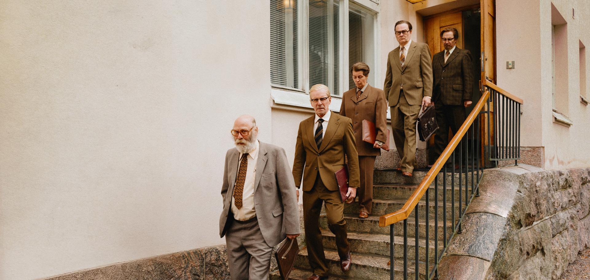 Kutsu 15-25-vuotiaille Helsingin Sanomien ja Helsingin Kansallisteatterin ilmaisnäytöksiin Toinen tasavalta